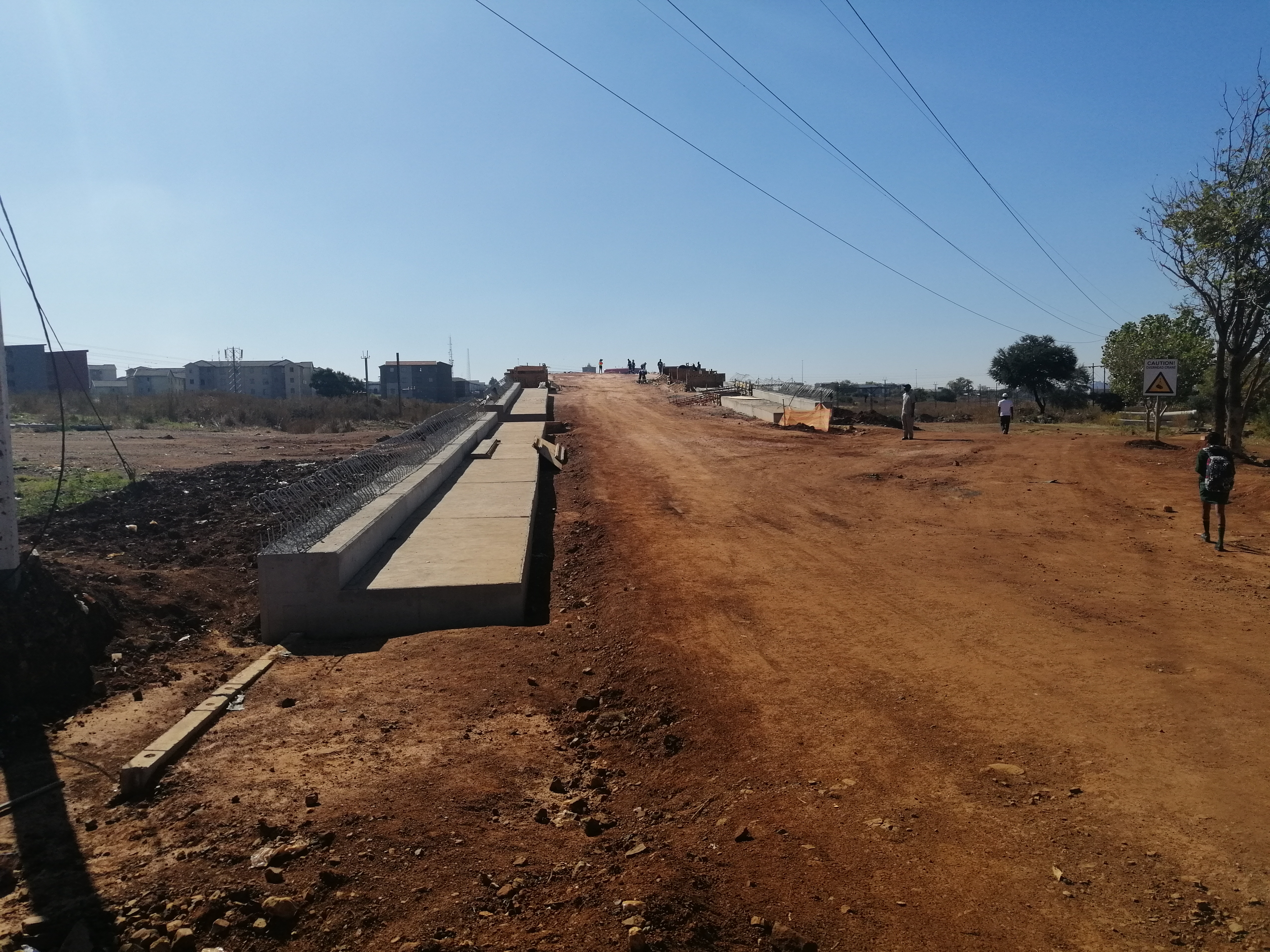 Figure 5: Parapet bases leading towards the bridge South abutment (A. Mahabeer, 2021)