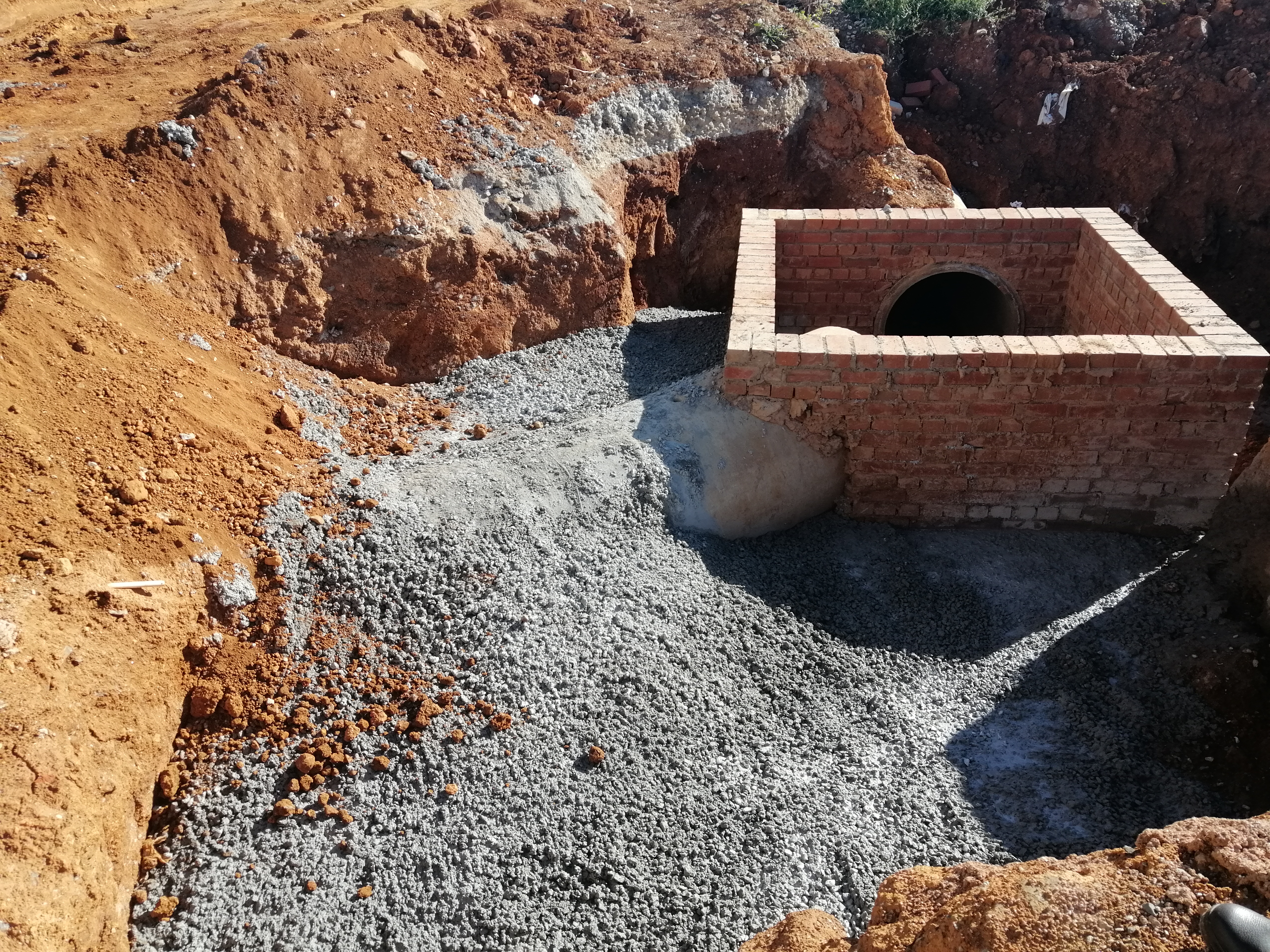 Figure 9: A new stormwater manhole, at Legogo Road, directing the flow of water to the attenuation pond (A. Mahabeer, 2021)